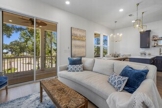 1472 Georgia Pl in Gulfport, MS - Building Photo - Building Photo