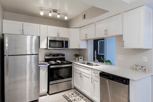 Ventana Palms in Phoenix, AZ - Building Photo