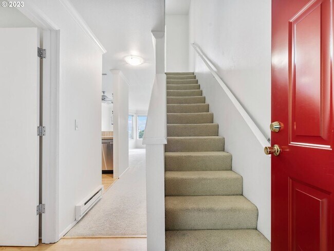 3473 SW Barbur Blvd in Portland, OR - Foto de edificio - Building Photo