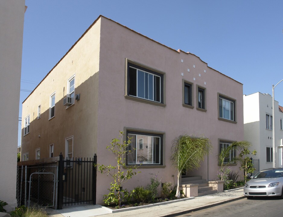 5351 Monroe St in Los Angeles, CA - Building Photo