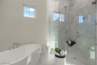 15429 Turin Dr in Naples, FL - Building Photo - Building Photo