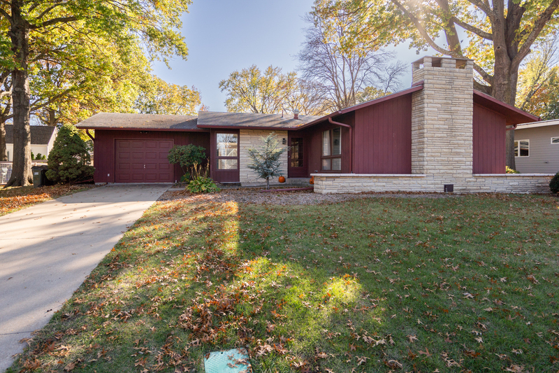 1615 Dudley Ct in Lawrence, KS - Foto de edificio