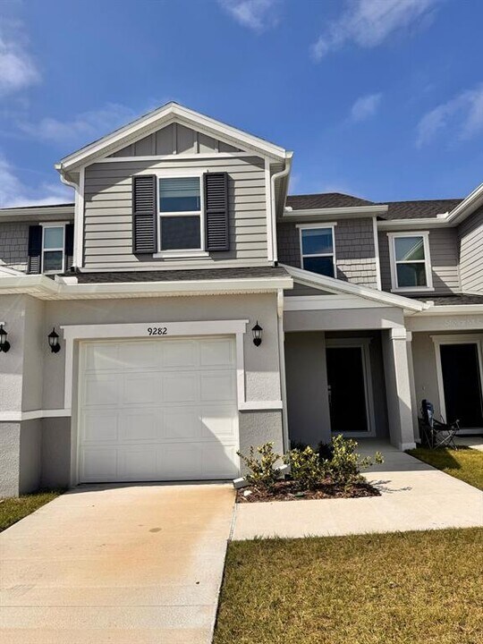 9282 Westside Hls Dr in Davenport, FL - Building Photo