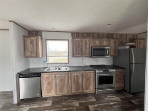 1052 Rd 5260 in Cleveland, TX - Building Photo - Building Photo
