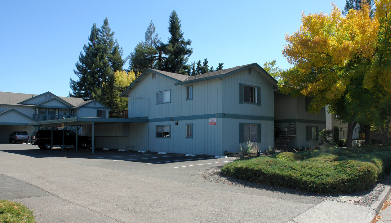 42 Lark Center Dr in Santa Rosa, CA - Building Photo