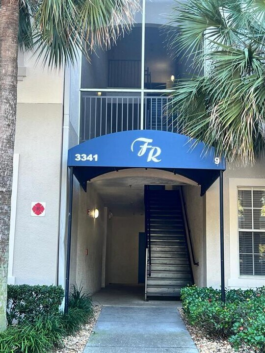 3341 Whitestone Cir in Kissimmee, FL - Building Photo