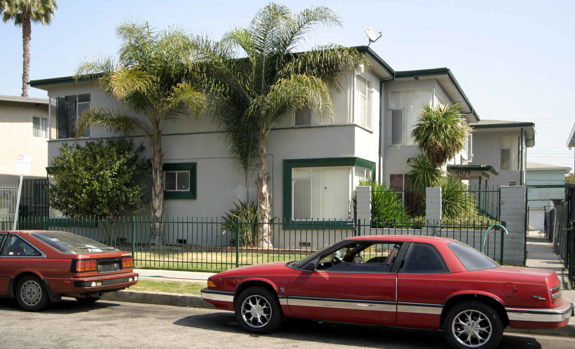 4107 Palmwood Dr in Los Angeles, CA - Building Photo