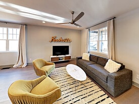 2125 8th Ave S in Nashville, TN - Building Photo