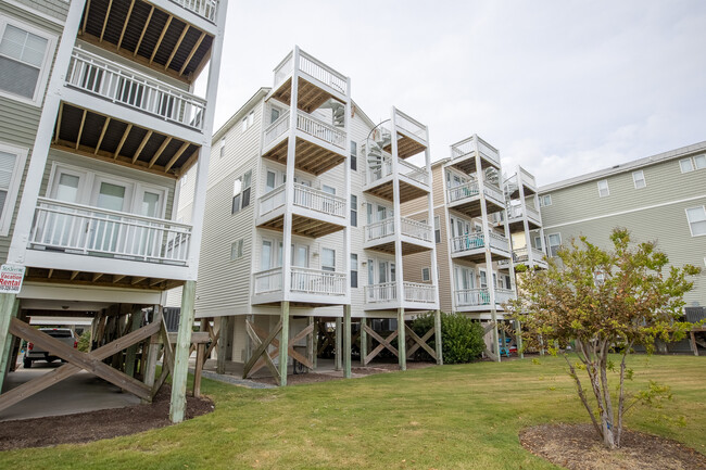 108 Egret Landing Ct in Surf City, NC - Foto de edificio - Building Photo