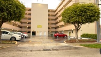 2735 W 52nd St in Hialeah, FL - Building Photo
