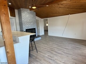 9 MacDonald Rd in West Milford, NJ - Building Photo - Building Photo