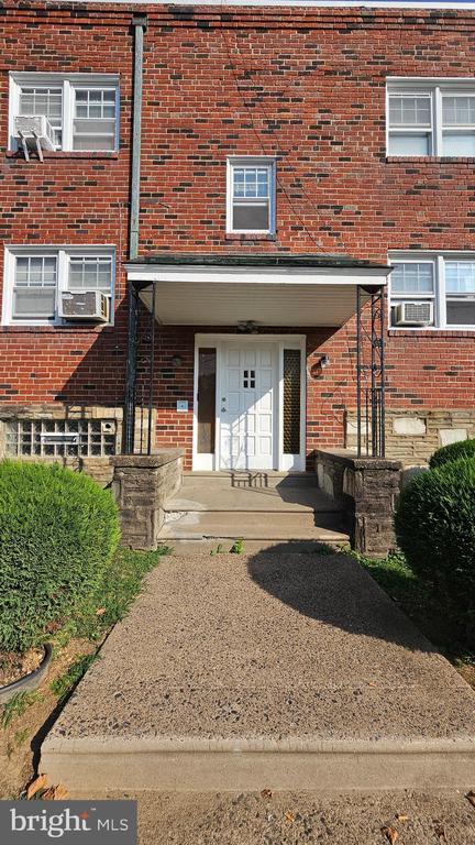 529 McKinley St in Philadelphia, PA - Building Photo - Building Photo