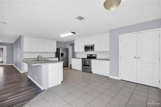 4113 Periwinkle Ave in McAllen, TX - Building Photo - Building Photo