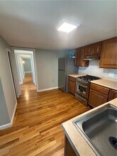 3560 Quaker Ln in North Kingstown, RI - Building Photo - Building Photo