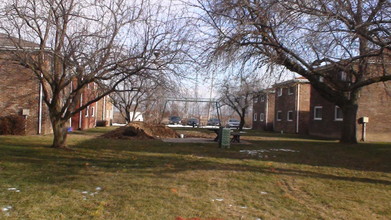 Country View Apartments in Genoa, IL - Foto de edificio - Building Photo