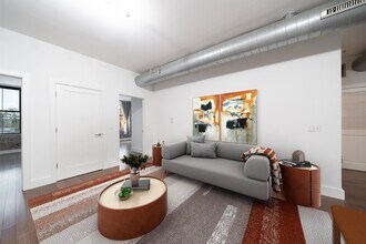 650 Montgomery St in Jersey City, NJ - Building Photo - Building Photo