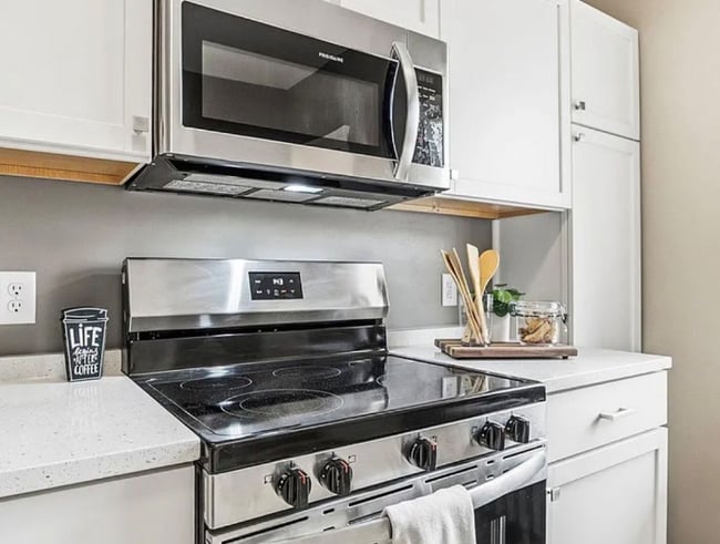 2416 Harriet Ave, Unit # 1 in Minneapolis, MN - Building Photo - Building Photo