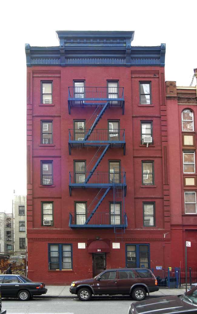 164-166 E 112th St in New York, NY - Building Photo - Building Photo