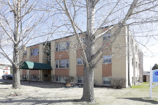 Skaff Apartments in Moorhead, MN - Building Photo - Building Photo