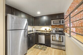 2193 Arapahoe St, Unit 17 in Denver, CO - Building Photo - Building Photo