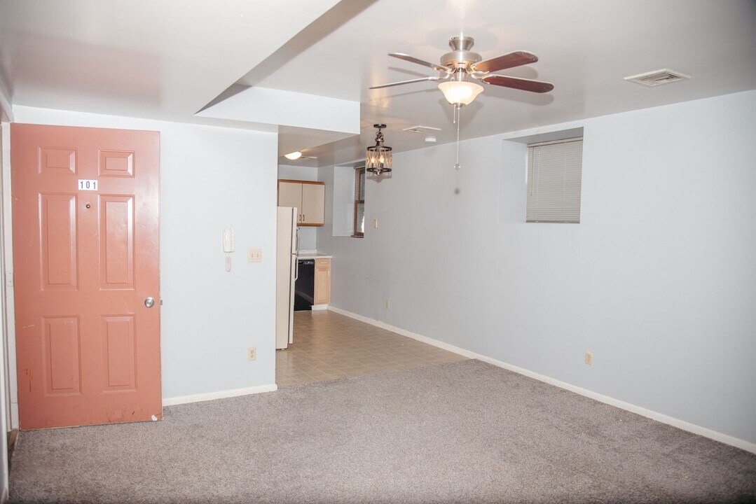 153 E High St in Elizabethtown, PA - Building Photo