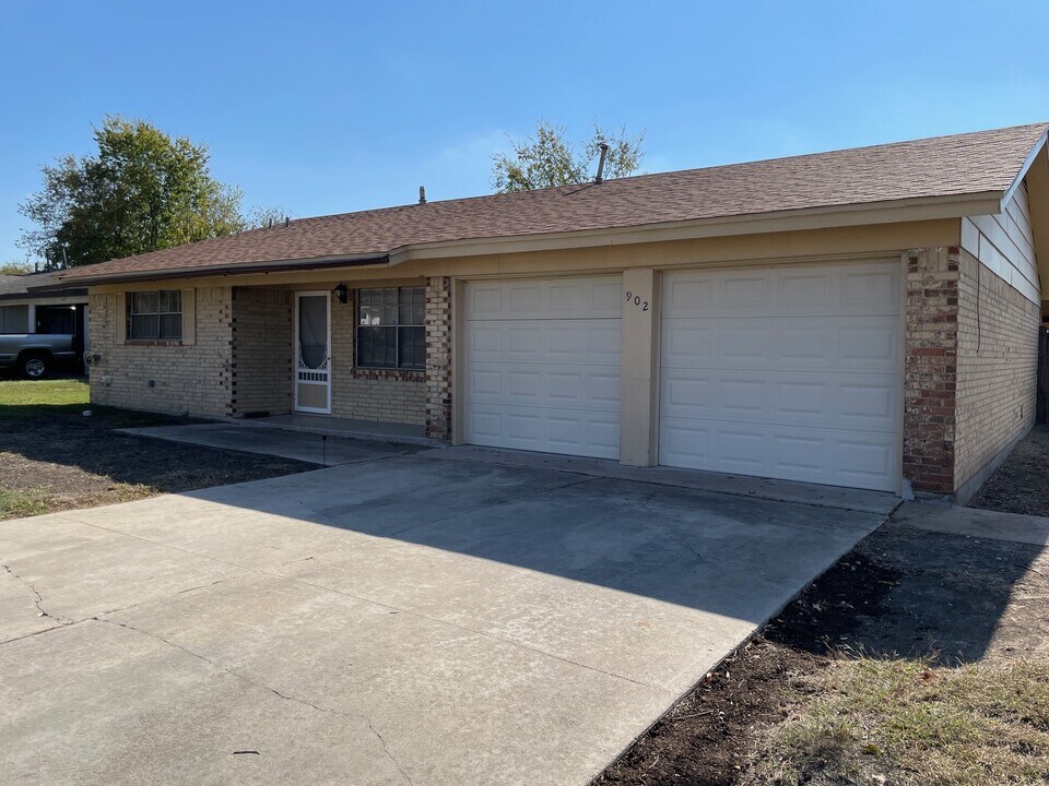 902 Willowbrook St in Copperas Cove, TX - Building Photo