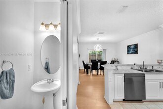 2218 SE 26th Ln in Homestead, FL - Building Photo - Building Photo