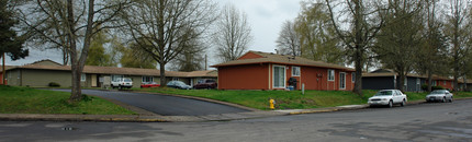 Albany Meadows Apartments in Albany, OR - Foto de edificio - Building Photo