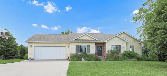 property at 1639 Briar Ln