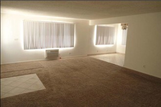 Comstock Manor in Whittier, CA - Building Photo - Building Photo