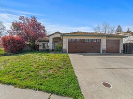 1411 Raeburn Way in Roseville, CA - Building Photo