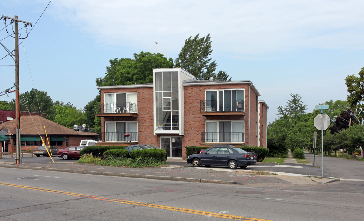 1545 Mt Hope Ave in Rochester, NY - Building Photo