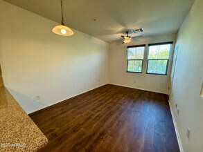 2330 E Huntington Dr in Phoenix, AZ - Building Photo - Building Photo