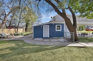 928 S Windomere Ave in Dallas, TX - Building Photo