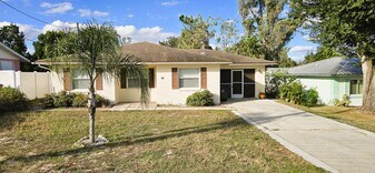 10 Lynne Ln in Frostproof, FL - Building Photo