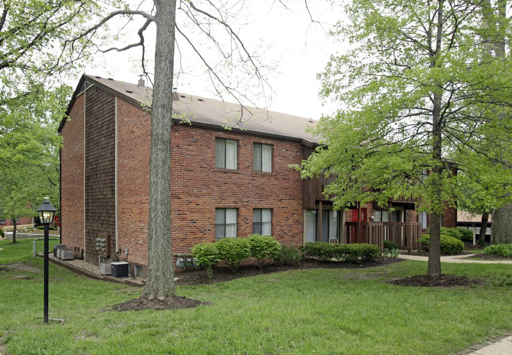 Parkside Place Apartments in Kirkwood, MO - Building Photo