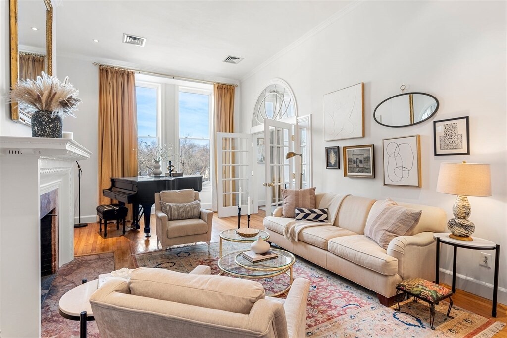 120 Beacon St, Unit 3 in Boston, MA - Building Photo