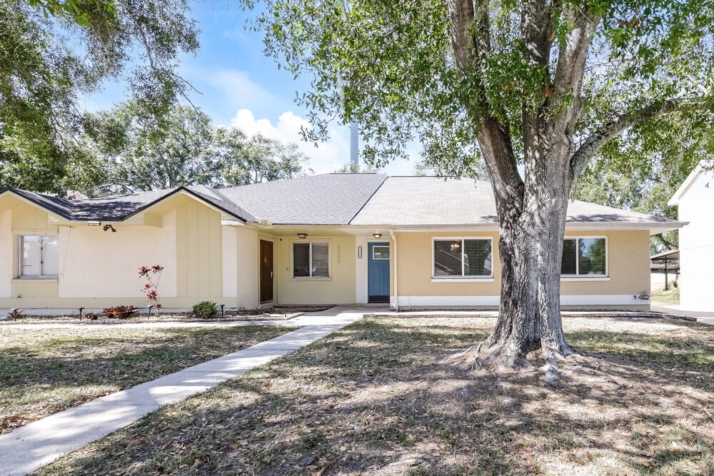 3308 Laurel Dale Dr in Tampa, FL - Building Photo