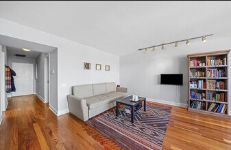 1600 N Halsted St, Unit 3F in Chicago, IL - Building Photo - Building Photo