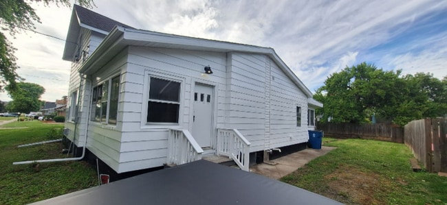 584 Broadway St in Marseilles, IL - Building Photo - Building Photo