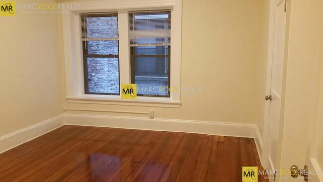 14 Beacon St, Unit Beacon St in Boston, MA - Building Photo - Building Photo