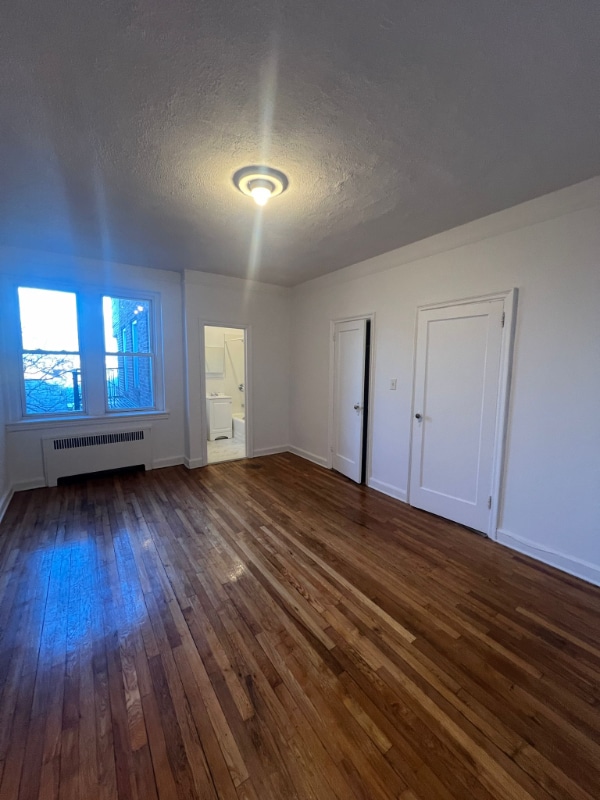 129 N Walnut St in East Orange, NJ - Building Photo - Building Photo