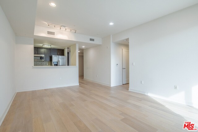 436 S Virgil Ave-Unit -510 in Los Angeles, CA - Building Photo - Building Photo