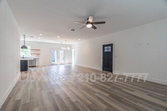 1934 Lamar St in San Antonio, TX - Building Photo - Building Photo