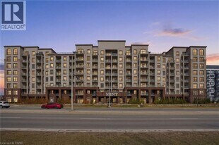 2490 Old Bronte Rd in Oakville, ON - Building Photo