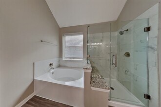 3511 Glenhill Dr in Pearland, TX - Foto de edificio - Building Photo