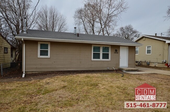 2410 E 38th Ct in Des Moines, IA - Building Photo - Building Photo