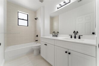14026 SW 154th St in Miami, FL - Building Photo - Building Photo