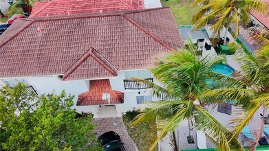 16950 SW 93rd Ave in Palmetto Bay, FL - Building Photo - Building Photo