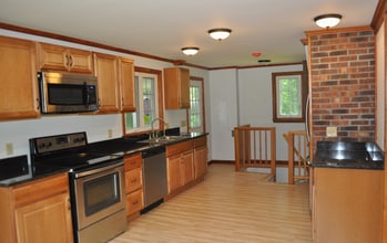 287 Grantwood Dr in Amherst, MA - Building Photo - Building Photo